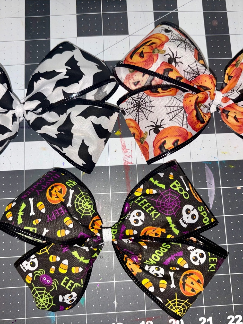 Halloween Kids Alligator clip Hair Bows - Orange, Black, White. 🦇🎃☠️🕷️🕸️